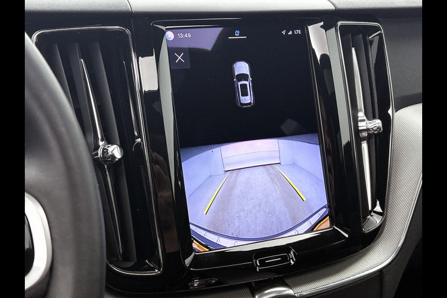 Volvo XC60 2.0 T6 Plug-in LongRange / AWD Plus Dark / Panoramadak / Pdc+Camera / NL.Auto / Stoel-Stuurverwarming / Harman Kardon / Apk 05-2028
