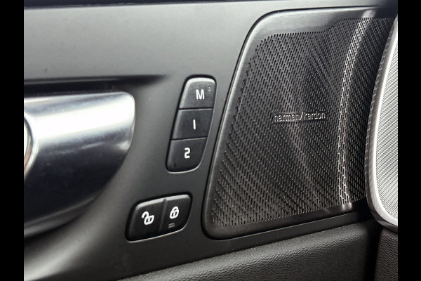 Volvo XC60 2.0 T6 Plug-in LongRange / AWD Plus Dark / Panoramadak / Pdc+Camera / NL.Auto / Stoel-Stuurverwarming / Harman Kardon / Apk 05-2028