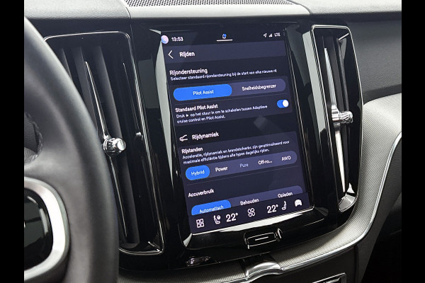 Volvo XC60 2.0 T6 Plug-in LongRange / AWD Plus Dark / Panoramadak / Pdc+Camera / NL.Auto / Stoel-Stuurverwarming / Harman Kardon / Apk 05-2028