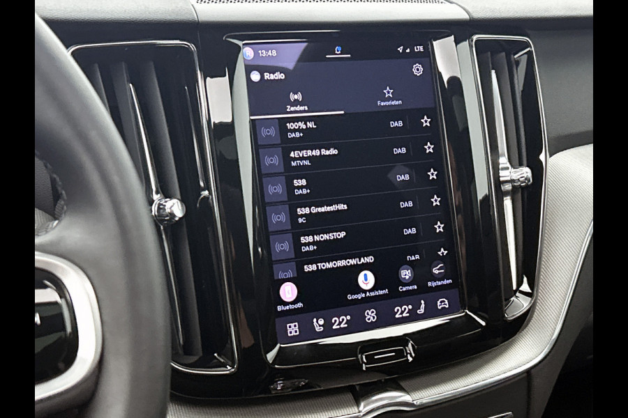 Volvo XC60 2.0 T6 Plug-in LongRange / AWD Plus Dark / Panoramadak / Pdc+Camera / NL.Auto / Stoel-Stuurverwarming / Harman Kardon / Apk 05-2028
