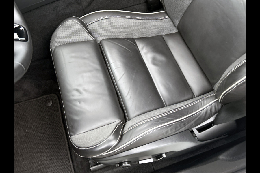 Volvo XC60 2.0 T6 Plug-in LongRange / AWD Plus Dark / Panoramadak / Pdc+Camera / NL.Auto / Stoel-Stuurverwarming / Harman Kardon / Apk 05-2028