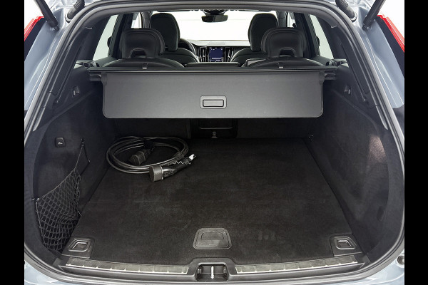 Volvo XC60 2.0 T6 Plug-in LongRange / AWD Plus Dark / Panoramadak / Pdc+Camera / NL.Auto / Stoel-Stuurverwarming / Harman Kardon / Apk 05-2028