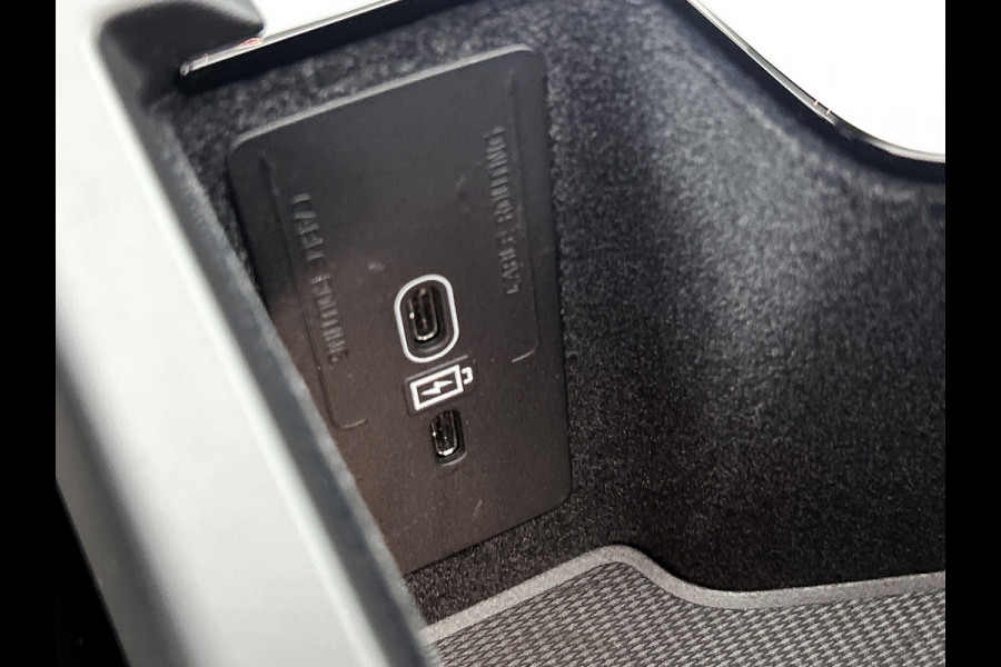 Volvo XC60 2.0 T6 Plug-in LongRange / AWD Plus Dark / Panoramadak / Pdc+Camera / NL.Auto / Stoel-Stuurverwarming / Harman Kardon / Apk 05-2028