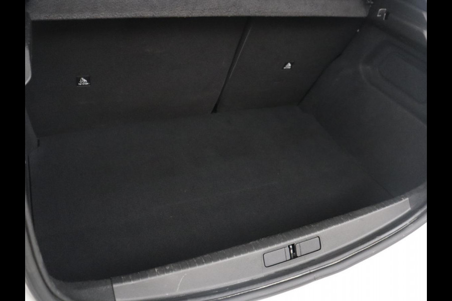 Peugeot e-208 EV Active Pack 50 kWh | SOH 92.1% | Carplay | Climate control | Lichtmetaal 16'' | Cruise control | Navigatie | Park assist |