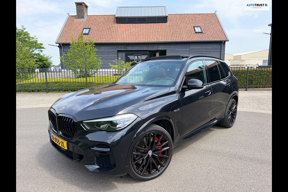 BMW X5 X-Drive 45e M-50 Jaar Edition Panoramadak Luchtvering 22"Lm Org-Ned Dealer Auto