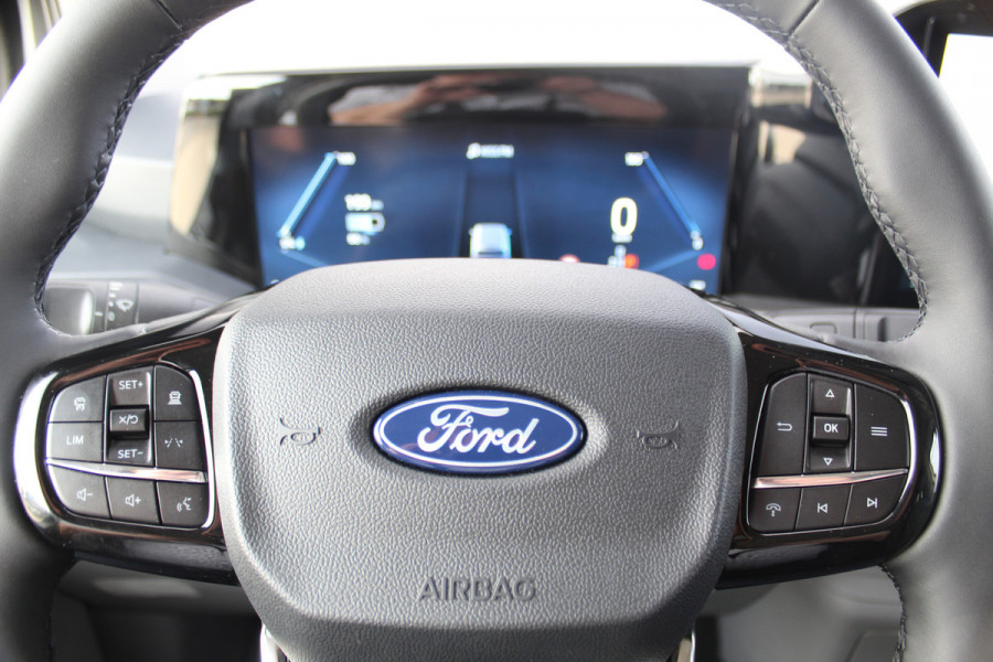 Ford E-Transit Custom 340 L2H1 Limited 71 kWh. Vol elektrisch ! De nieuwe E-Transit Custom is klaar voor de toekomst ! Airco, navigatie, telefoonvoorb., 17" LM wln (meerprijs), 3-zits, camera, parkeersensoren, LED verl., stoel-, stuur-, spiegel- en voorraamverwarming etc.