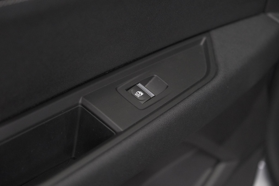 Renault Austral 1.2 E-Tech full hybrid 200 techno | 1500 KG Trekgewicht | Camera | Apple Carplay | Parkeersensoren