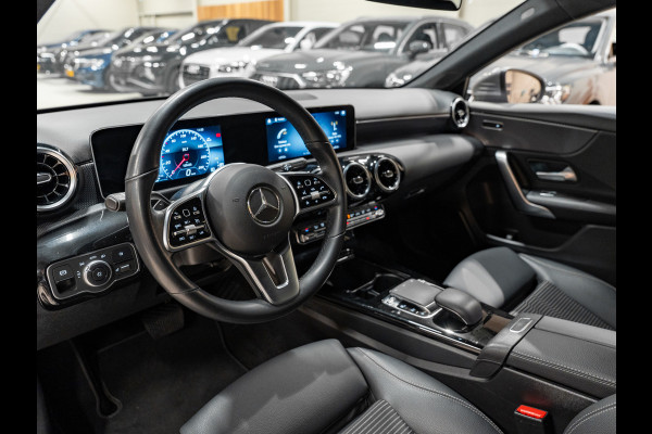Mercedes-Benz A-Klasse 200 Business Solution, Voll Led, Navi, Cruise, Clima, Multistuur, Cam, Volledig Onderhoud