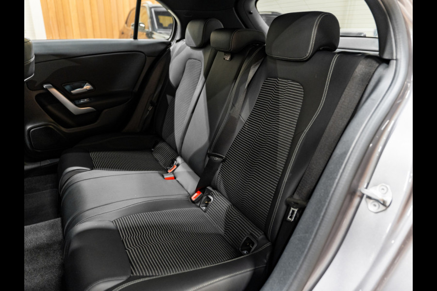 Mercedes-Benz A-Klasse 200 Business Solution, Voll Led, Navi, Cruise, Clima, Multistuur, Cam, Volledig Onderhoud