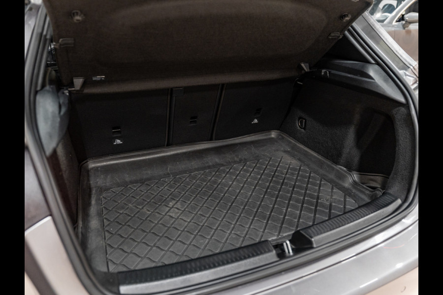 Mercedes-Benz A-Klasse 200 Business Solution, Voll Led, Navi, Cruise, Clima, Multistuur, Cam, Volledig Onderhoud