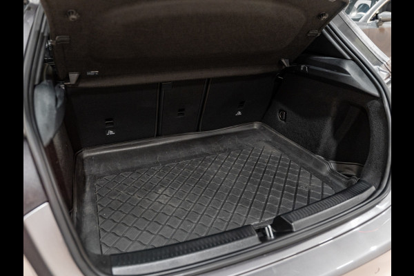 Mercedes-Benz A-Klasse 200 Business Solution, Voll Led, Navi, Cruise, Clima, Multistuur, Cam, Volledig Onderhoud