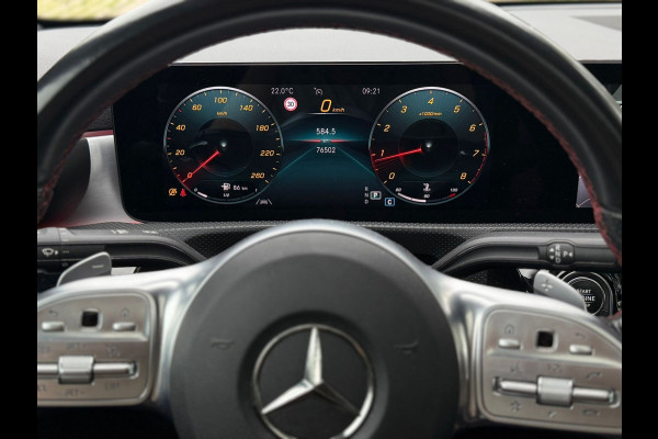 Mercedes-Benz A-Klasse 200 Business Solution AMG, panoramadak, 19 inch, sfeerverlichting,achteruitrijcamera, vele opties