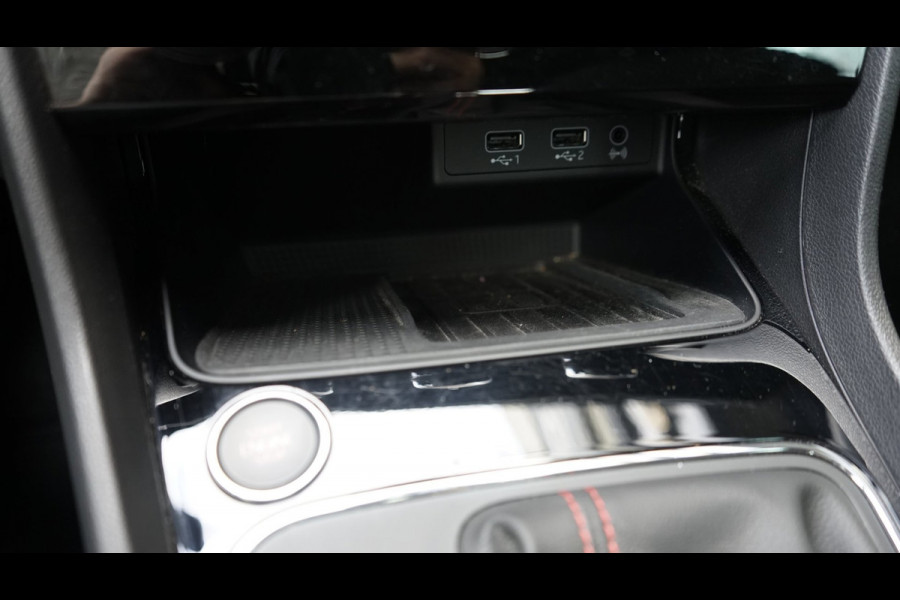 Seat Leon ST 2.0 TSI FR Ultimate Black Edition AUTOMAAT|ACC|AMBIANCE|BEATS|CAMERA|KEYLESS|MODE|PANORAMA|TREKHAAK|VIRTUEEL