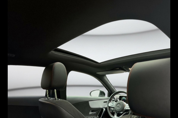 Mercedes-Benz A-Klasse 200 Business Solution AMG, panoramadak, 19 inch, sfeerverlichting,achteruitrijcamera, vele opties
