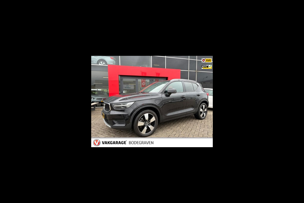 Volvo XC40 1.5 T5 Twin Engine Momentum Pro / camera