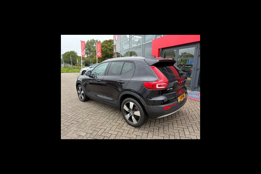 Volvo XC40 1.5 T5 Twin Engine Momentum Pro / camera