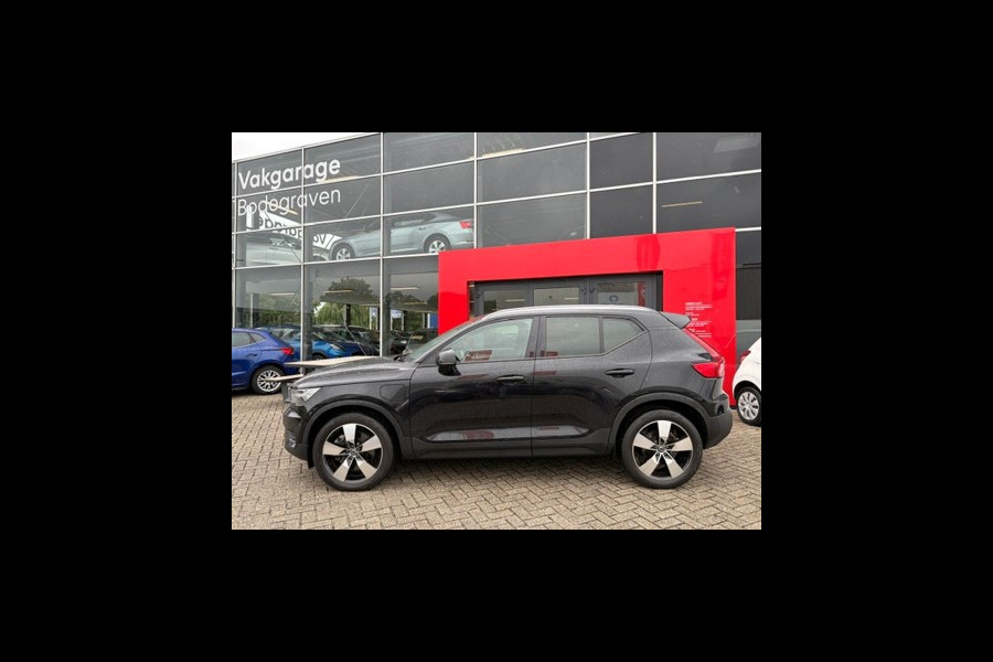 Volvo XC40 1.5 T5 Twin Engine Momentum Pro / camera