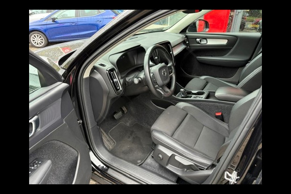Volvo XC40 1.5 T5 Twin Engine Momentum Pro / camera
