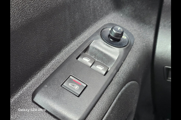 Citroën Berlingo 1.2 / AUT / 3 Zits / Navi / Airco / Cruise Control / Schuifdeur / F1 Flippers / Extra Sloten
