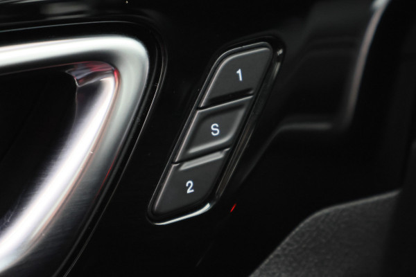 Jeep Compass 4xe 240 Plug-in Hybrid Electric S 360° Camera, Panoramadak, Apple Carplay, ACC, Keyless, LED, 19''