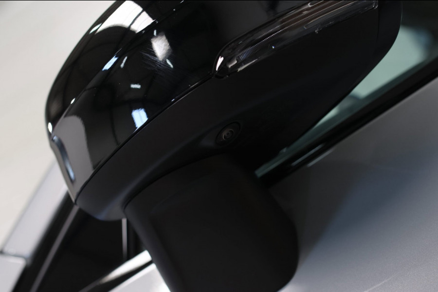 Volvo XC60 2.0 T8 Plug-in hybrid AWD Ultra Black Edition *B&W*Pano*Massage*Luchtvering*