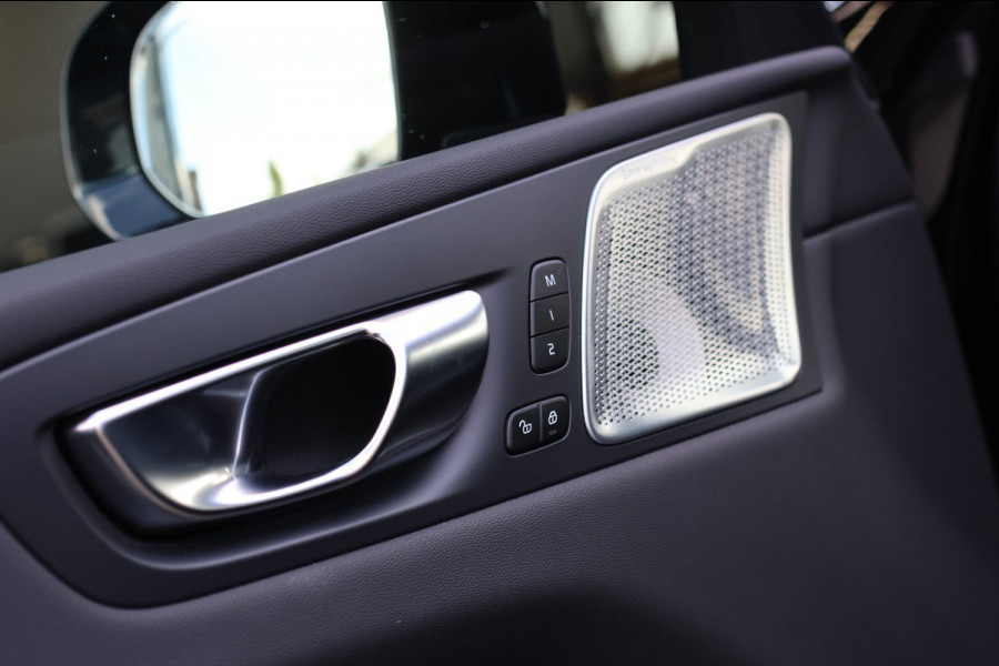 Volvo XC60 2.0 T8 Plug-in hybrid AWD Ultra Black Edition *B&W*Pano*Massage*Luchtvering*