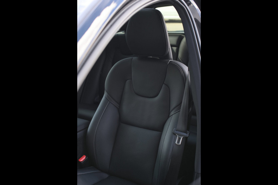 Volvo XC60 2.0 T8 Plug-in hybrid AWD Ultra Black Edition *B&W*Pano*Massage*Luchtvering*