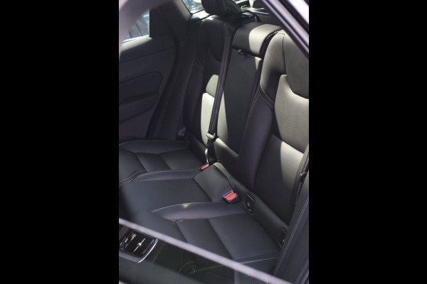 Volvo XC60 2.0 T8 Plug-in hybrid AWD Ultra Black Edition *B&W*Pano*Massage*Luchtvering*