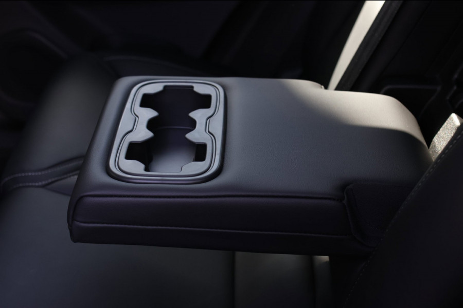 Volvo XC60 2.0 T8 Plug-in hybrid AWD Ultra Black Edition *B&W*Pano*Massage*Luchtvering*