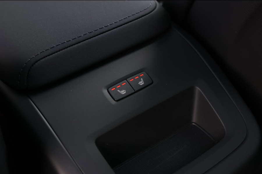 Volvo XC60 2.0 T8 Plug-in hybrid AWD Ultra Black Edition *B&W*Pano*Massage*Luchtvering*