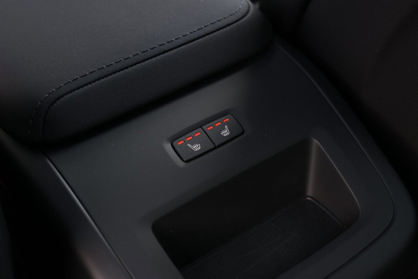 Volvo XC60 2.0 T8 Plug-in hybrid AWD Ultra Black Edition *B&W*Pano*Massage*Luchtvering*