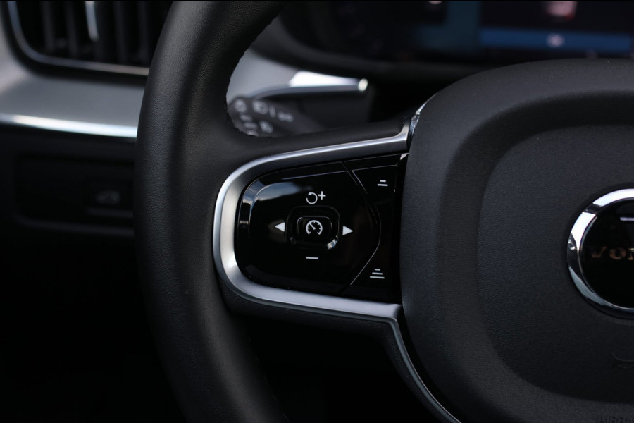 Volvo XC60 2.0 T8 Plug-in hybrid AWD Ultra Black Edition *B&W*Pano*Massage*Luchtvering*