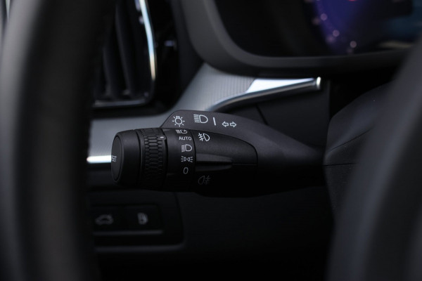 Volvo XC60 2.0 T8 Plug-in hybrid AWD Ultra Black Edition *B&W*Pano*Massage*Luchtvering*