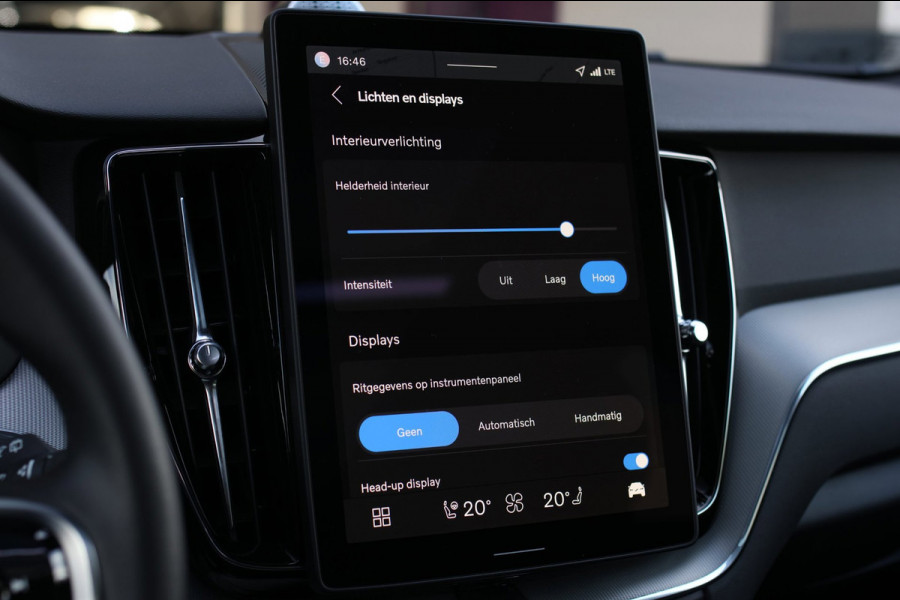 Volvo XC60 2.0 T8 Plug-in hybrid AWD Ultra Black Edition *B&W*Pano*Massage*Luchtvering*