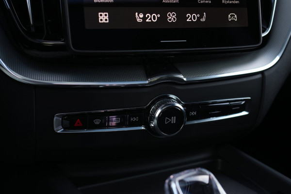 Volvo XC60 2.0 T8 Plug-in hybrid AWD Ultra Black Edition *B&W*Pano*Massage*Luchtvering*