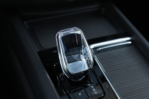 Volvo XC60 2.0 T8 Plug-in hybrid AWD Ultra Black Edition *B&W*Pano*Massage*Luchtvering*
