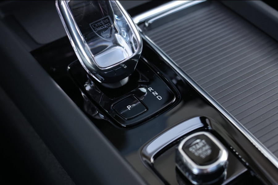Volvo XC60 2.0 T8 Plug-in hybrid AWD Ultra Black Edition *B&W*Pano*Massage*Luchtvering*