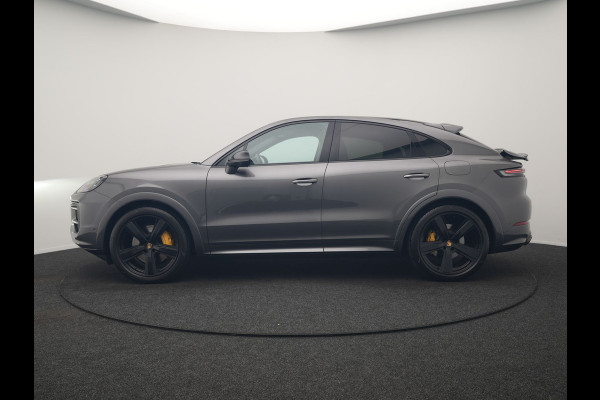 Porsche Cayenne Coupé 3.0 E-Hybrid PHEV | MY 2024 Facelift | SportDesign | Sportuitlaat | Trekhaak Af Fabriek | Panodak | Luchtvering | PDLS+ | Sport Chrono | InnoDrive Adaptive Cruise | Head up | Soft Close | 22"L.M | 360 Camera | Plug In Hybrid |