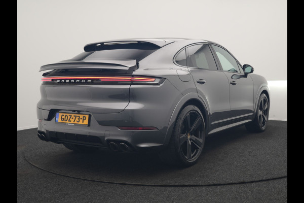 Porsche Cayenne Coupé 3.0 E-Hybrid PHEV | MY 2024 Facelift | SportDesign | Sportuitlaat | Trekhaak Af Fabriek | Panodak | Luchtvering | PDLS+ | Sport Chrono | InnoDrive Adaptive Cruise | Head up | Soft Close | 22"L.M | 360 Camera | Plug In Hybrid |