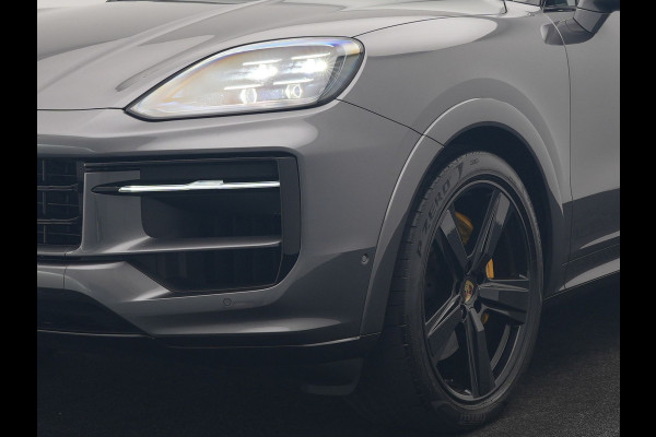 Porsche Cayenne Coupé 3.0 E-Hybrid PHEV | MY 2024 Facelift | SportDesign | Sportuitlaat | Trekhaak Af Fabriek | Panodak | Luchtvering | PDLS+ | Sport Chrono | InnoDrive Adaptive Cruise | Head up | Soft Close | 22"L.M | 360 Camera | Plug In Hybrid |