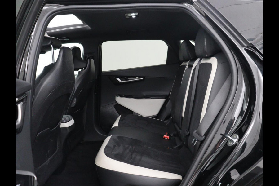 Kia EV6 GT-Line 77.4 kWh | SOH 93,5% | Panoramadak | Stuur en stoelverwarming | Stoelverkoeling | Adaptive cruise | Lane assist | Carplay | 360 camera | Park assist | Sfeerverlichting