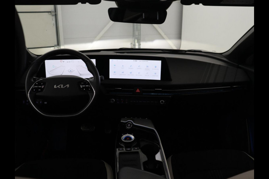 Kia EV6 GT-Line 77.4 kWh | SOH 93,5% | Panoramadak | Stuur en stoelverwarming | Stoelverkoeling | Adaptive cruise | Lane assist | Carplay | 360 camera | Park assist | Sfeerverlichting
