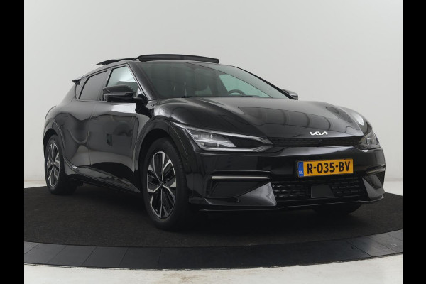 Kia EV6 GT-Line 77.4 kWh | SOH 93,5% | Panoramadak | Stuur en stoelverwarming | Stoelverkoeling | Adaptive cruise | Lane assist | Carplay | 360 camera | Park assist | Sfeerverlichting