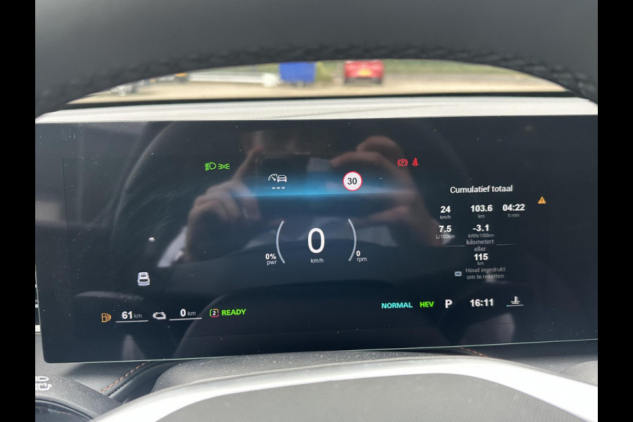 MG MG HS PHEV 1.5 Luxury PLUG-IN HYBRIDE | 272 PK | NIEUWE AUTO | >1.000 KM TOTAAL BEREIK | 1E REGISTRATIE 03-2026 | 360° CAMERA | ELEKTRISCHE ACHTERKLEP | 7 JAAR MG GARANTIE T/M 2033 | APPLE CARPLAY | ANDROID AUTO | STOELVERWARMING | FULL LED | ELEKTRISCHE STOELEN