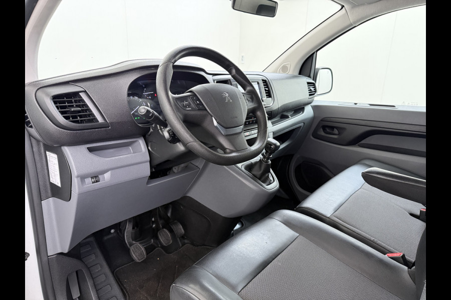 Peugeot Expert 1.5HDI 100PK L2 3-Persoons LIFT Euro 6 360°Camera Airco Apple Carplay Android Auto Navi Cruise Control Bluetooth Regen-Lichtsensor Betonplex Vloer Wandbetimmering Schuifdeur 1e Eigenaar Dealeronderhouden Origineel Nederlandse Auto