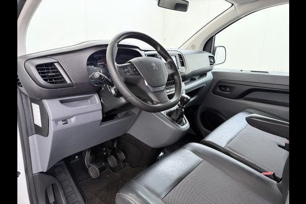 Peugeot Expert 1.5HDI 100PK L2 3-Persoons LIFT Euro 6 360°Camera Airco Apple Carplay Android Auto Navi Cruise Control Bluetooth Regen-Lichtsensor Betonplex Vloer Wandbetimmering Schuifdeur 1e Eigenaar Dealeronderhouden Origineel Nederlandse Auto