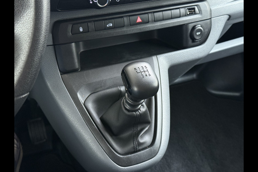 Peugeot Expert 1.5HDI 100PK L2 3-Persoons LIFT Euro 6 360°Camera Airco Apple Carplay Android Auto Navi Cruise Control Bluetooth Regen-Lichtsensor Betonplex Vloer Wandbetimmering Schuifdeur 1e Eigenaar Dealeronderhouden Origineel Nederlandse Auto