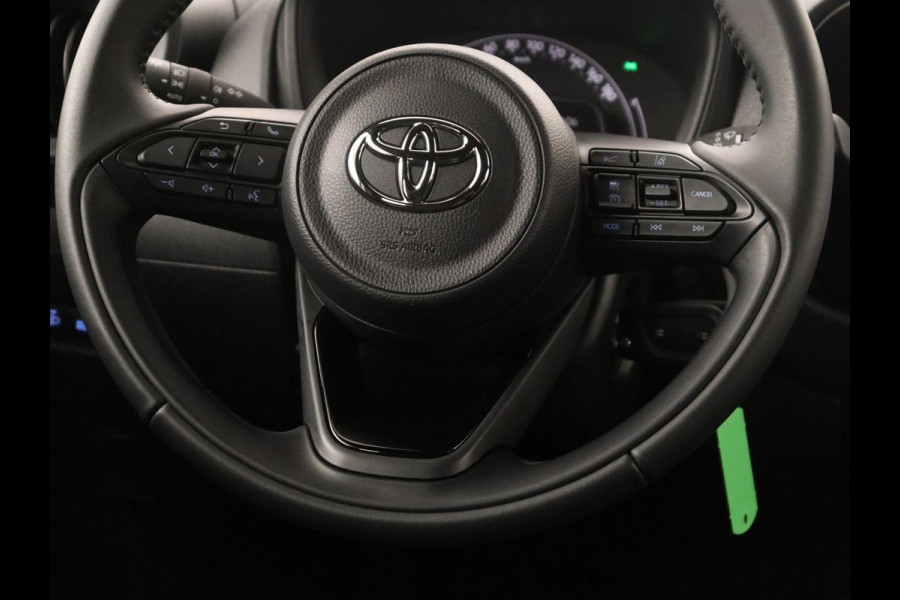 Toyota Aygo X 1.0 VVT-i MT Play | Cruise control | Carplay | Trekhaak | Airco | Camera | DAB | Lane assist | Lederen stuurwiel |