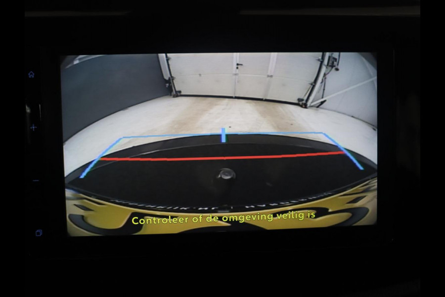Toyota Aygo X 1.0 VVT-i MT Play | Cruise control | Carplay | Trekhaak | Airco | Camera | DAB | Lane assist | Lederen stuurwiel |