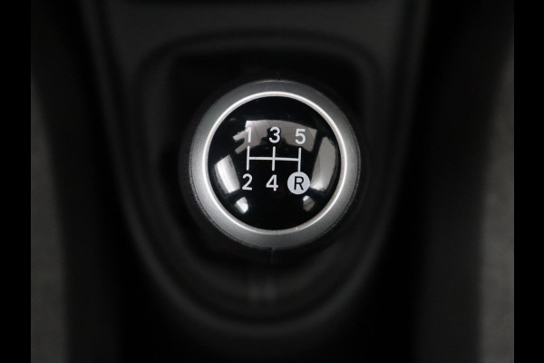 Toyota Aygo X 1.0 VVT-i MT Play | Cruise control | Carplay | Trekhaak | Airco | Camera | DAB | Lane assist | Lederen stuurwiel |